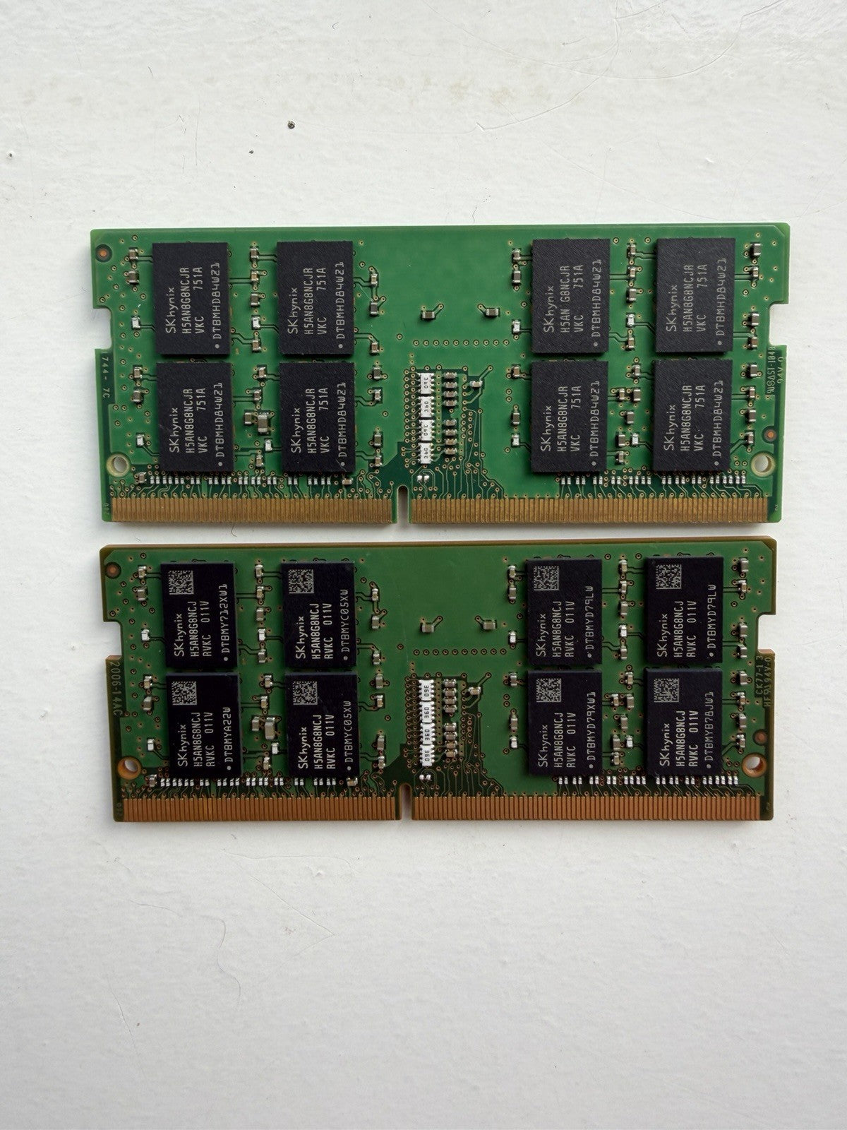32GB Kit (2x16GB) SK hynix DDR4 2666MHz Laptop RAM SODIMM PC4-2666V 2Rx8